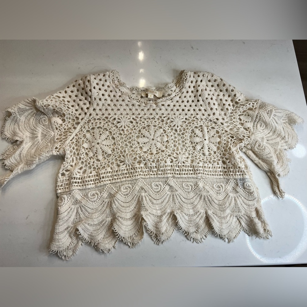 Rebellion Juniors Short Sleeve Crochet Crop Top size small